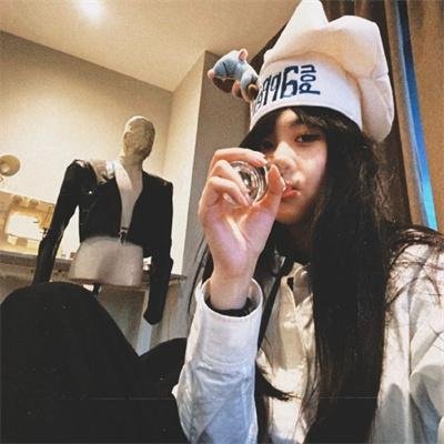 抱着黄金飞翔
